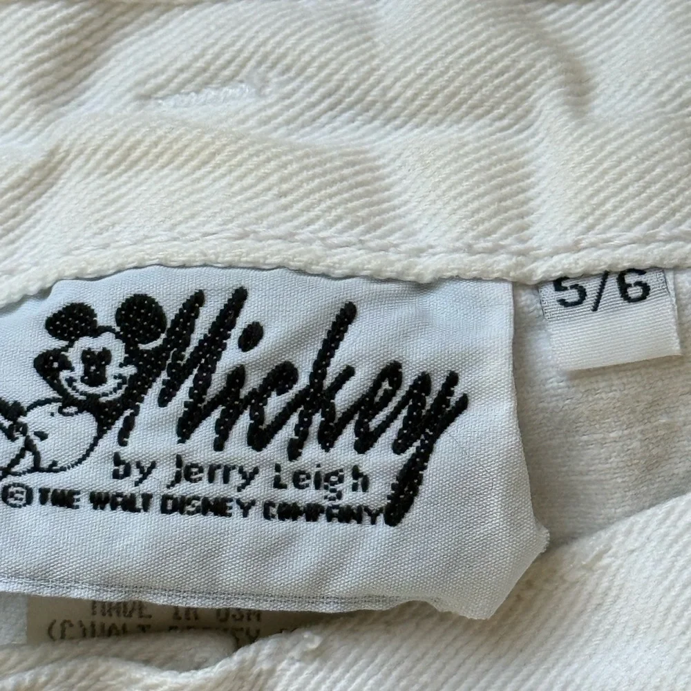Rare vintage Disney White High-Waisted Shorts with Character and Palm Design - Picture 8 of 10